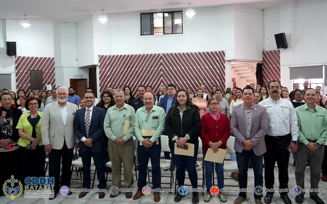 𝗔𝗿𝗿𝗮𝗻𝗰𝗼́ 𝗲𝗹 𝗗𝗶𝗽𝗹𝗼𝗺𝗮𝗱𝗼 ❞𝗗𝗲𝗿𝗲𝗰𝗵𝗼𝘀 𝗛𝘂𝗺𝗮𝗻𝗼𝘀 𝗲𝗻 𝗲𝗹 𝗦𝗲𝗿𝘃𝗶𝗰𝗶𝗼 𝗣𝘂́𝗯𝗹𝗶𝗰𝗼❞