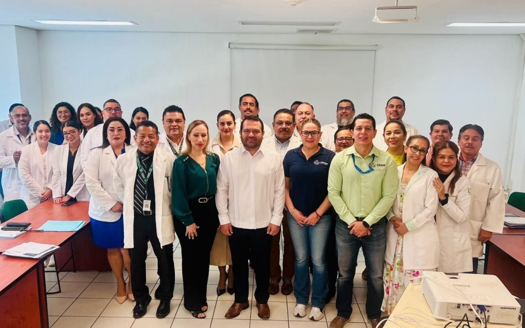 “𝗡𝗼𝗿𝗺𝗮 𝗢𝗳𝗶𝗰𝗶𝗮𝗹 𝗠𝗲𝘅𝗶𝗰𝗮𝗻𝗮 𝗡𝗢𝗠-𝟬𝟬𝟰-𝗦𝗦𝗔𝟯-𝟮𝟬𝟭𝟮, 𝗱𝗲𝗹 𝗘𝘅𝗽𝗲𝗱𝗶𝗲𝗻𝘁𝗲 𝗖𝗹í𝗻𝗶𝗰𝗼” 𝗰𝗼𝗻 𝗽𝗲𝗿𝘀𝗽𝗲𝗰𝘁𝗶𝘃𝗮 𝗱𝗲 𝗗𝗲𝗿𝗲𝗰𝗵𝗼𝘀 𝗛𝘂𝗺𝗮𝗻𝗼𝘀, fue la capacitación que recibió personal adscrito a la clinica 24 de la delegación del IMSS Nayarit.