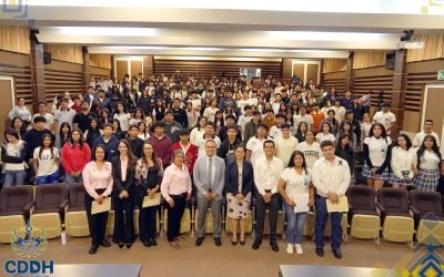 Congreso “𝗝𝘂𝘃𝗲𝗻𝘁𝘂𝗱𝗲𝘀 𝘆 𝗔𝗱𝗼𝗹𝗲𝘀𝗰𝗲𝗻𝗰𝗶𝗮𝘀 𝗲𝗻 𝗠𝗼𝘃𝗶𝗺𝗶𝗲𝗻𝘁𝗼: 𝗗𝗲𝗿𝗲𝗰𝗵𝗼𝘀 𝗛𝘂𝗺𝗮𝗻𝗼𝘀, 𝗴é𝗻𝗲𝗿𝗼 𝘆 𝗮𝗱𝗶𝗰𝗰𝗶𝗼𝗻𝗲𝘀 𝗲𝗻 𝗲𝗹 𝗡𝗮𝘆𝗮𝗿𝗶𝘁 𝗰𝗼𝗻𝘁𝗲𝗺𝗽𝗼𝗿á𝗻𝗲𝗼”