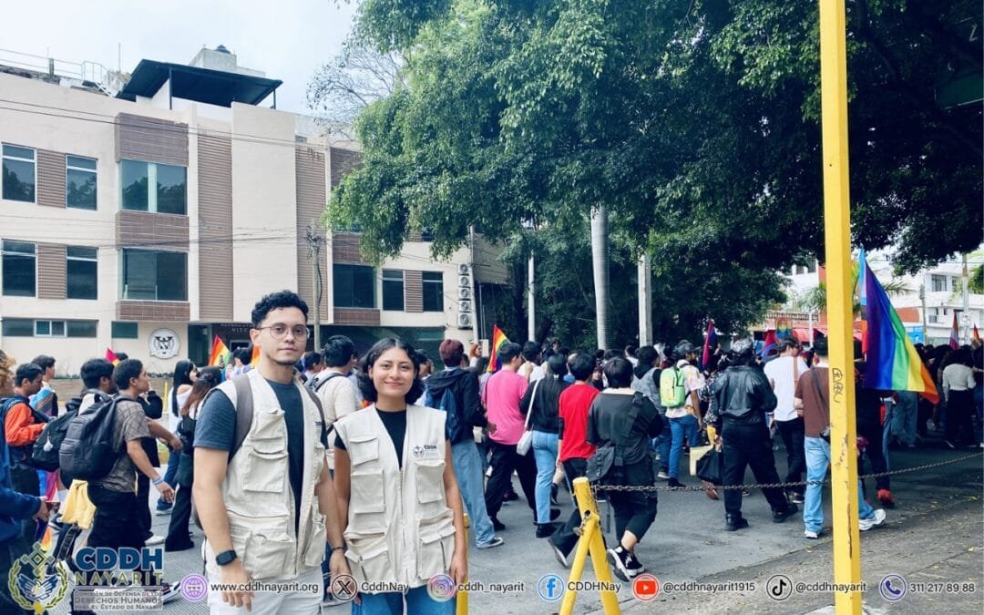 Personal de la Comisión de Defensa de los Derechos Humanos para el Estado de Nayarit, asistieron como 𝗼𝗯𝘀𝗲𝗿𝘃𝗮𝗱𝗼𝗿𝗲𝘀 𝗮 𝗹𝗮 𝗠𝗮𝗿𝗰𝗵𝗮 𝗱𝗲𝗹 𝗢𝗿𝗴𝘂𝗹𝗹𝗼 𝗟𝗚𝗕𝗧+